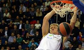 Mindaugas Kuzminskas naudingu žaidimu prisidėjo prie "Unicaja" pergalės