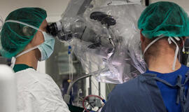 Neurochirurgai atlikto inovatyvią smegenų skysčio drenavimo operaciją