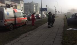 Sudaužytas reklaminis skydas, sužeista vairuotoja