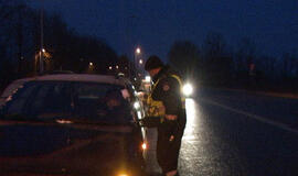 Automobilyje - ir narkotinės medžiagos, ir kriminalinės policijos pareigūno ženklas