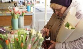 Prekyba tulpėmis kovo 8-ąją