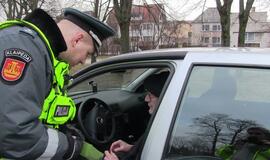 Girti vairuoja ir Kovo 11-ąją