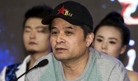 Kinija: populiarus televizijos laidų vedėjas nušalintas nuo darbo dėl nederamų žodžių apie Mao