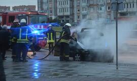 Klaipėdoje supleškėjo taksi automobilis (video)