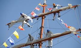 Ant "Meridiano" stiebų vėl suplazdėjo burės