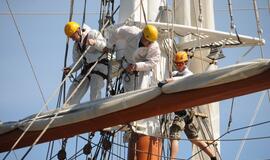 Ant "Meridiano" stiebų vėl suplazdėjo burės