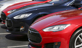 Pirmąjį metų ketvirtį "Tesla" padidino elektromobilių užsakymų apimtis, nors ir patyrė nuostolių