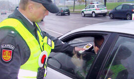 Siūlo koreguoti automobilių konfiskavimo iš neblaivių vairuotojų tvarką