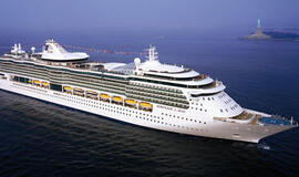 Kruizinis laivas atplukdys tūkstančius turistų