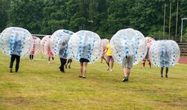Šilutėje vyko pirmasis Lietuvoje "zorbing" futbolo čempionatas