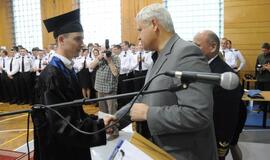 Jūreivystės mokykloje įteikti diplomai