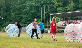 Šilutėje vyko pirmasis Lietuvoje "zorbing" futbolo čempionatas