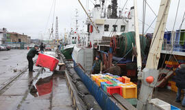 Seni laivai apkrauti pertekliniais reikalavimais