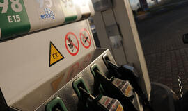 Premjeras: įstatymais degalų kainų negalime reguliuoti