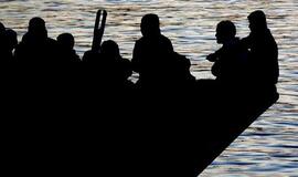 Prie Libijos krantų apvirto laivas su šimtais migrantų