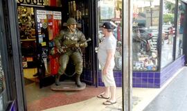 Amerikos reportažai. Svetimas tarp svetimų