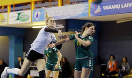 "Dragūnas" po savo sparnu glaus ir merginų ekipą