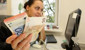 Lietuvos bankų klientų asociacija ragina uždrausti greitųjų kreditų reklamą