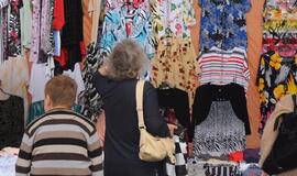 Minijos gatvės turgelyje - nemokama rūbų dalinimo akcija