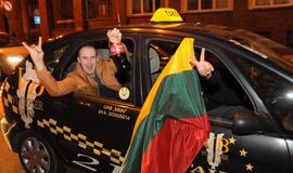 Klaipėdiečiai švenčia Lietuvos krepšininkų pergalę