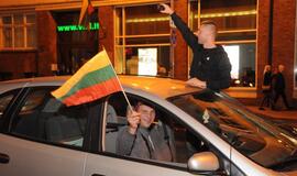 Klaipėdiečiai švenčia Lietuvos krepšininkų pergalę