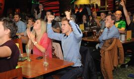 Klaipėdiečiai švenčia Lietuvos krepšininkų pergalę