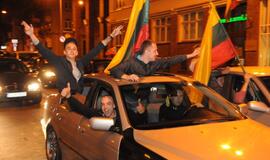 Klaipėdiečiai švenčia Lietuvos krepšininkų pergalę