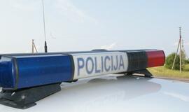 Šiauliuose neblaivus policijos pareigūnas transporto stotelėje sužalojo du žmones