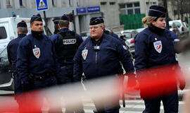 Tiriant kaltinimus išprievartavimu, dešimtys Paryžiaus kriminalinės policijos pareigūnų privalės atlikti DNR tyrimą