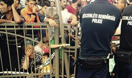 Vengrija atidarė traukinių stotį, tačiau į ją neįleidžia migrantų