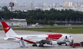 Floridos oro uoste užsidegus lėktuvo varikliui nukentėjo 15 žmonių