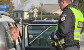 Girtas vairuotojas partrenkė moterį su trim vaikais