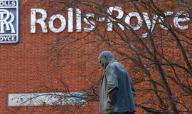 Įmonių "Rolls-Royce" ir "Safran" akcijų vertė sumenko po paskelbto tyrimo ES