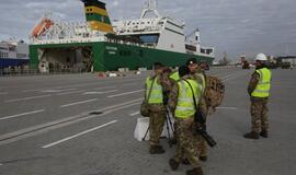 Į Klaipėdos uostą atplaukė britų karo technika pratyboms