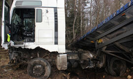 Girtas vairuotojas taranavo pasieniečių atraminį punktą