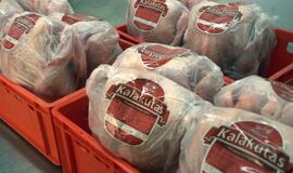 Ant šventinio stalo įsitvirtino kalakutas