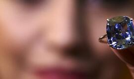 Ženevos aukcione mėlynasis deimantas parduotas už 48 mln. dolerių