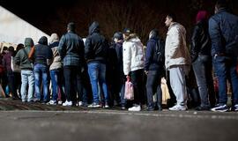 Čekijos prezidentas: migrantai turėtų kautis prieš "Islamo valstybę", o ne veržtis į Europą