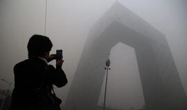 Dėl smogo Kinijoje gamybą pristabdė per 2 tūkst. įmonių