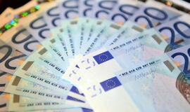 Girtas vairuotojas pareigūnams siūlė 1 000 eurų
