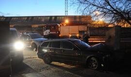 BMW pylė į stadiono vartus