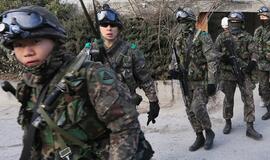 Pietų Korėjos kariškiai paleido įspėjamąją ugnį į Šiaurės Korėjos bepilotę skraidyklę