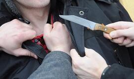 Plėšikų grobis – telefonas, 10 eurų ir barzdaskutė