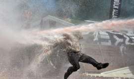 Šiemet Lietuva įsigys dvi vandens patrankas apginti valdžią nuo galimų protestuotojų