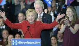 Hilari Klinton pirminius rinkimus Ajovoje laimėjo minimalia persvara
