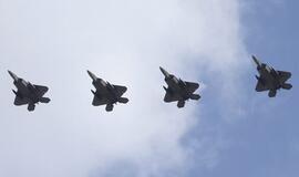 JAV virš Pietų Korėjos pasiuntė F-22 tipo naikintuvus