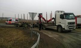 Pagrobė mašiną, palindo po vilkiku ir žuvo