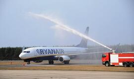 "Ryanair" pradėjo skraidinti iš Palangos į Stanstedą