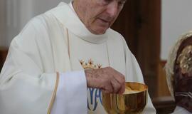 Ruandos kunigas Hermanas Šulcas Klaipėdos Marijos Taikos Karalienės bažnyčioje