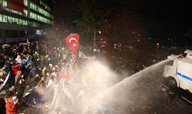 Stambule šalies policija surengė reidą valdžią kritikuojančio laikraščio būstinėje